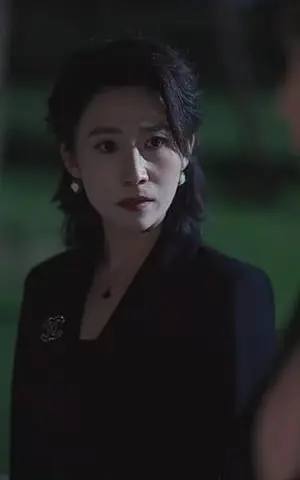 《在他眼中沦陷（61集）叶皓然＆崔十一（夸克网盘）》短剧封面