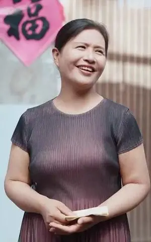 《宁总，你的小妖精马甲掉了（100集）庞棽怿（夸克网盘）》短剧封面