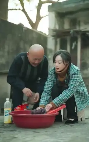 《小锦鲤之我给全家送福气（72集）蔚琳（夸克网盘）》短剧封面