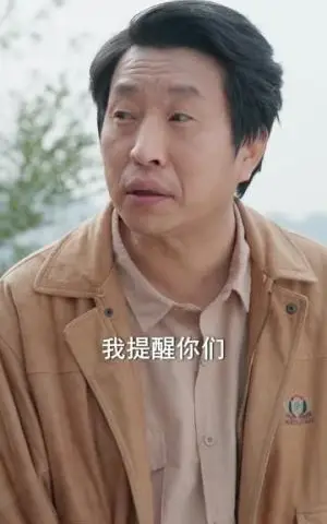 《狂蟒深渊：无人区异闻（71集）赵忆安＆何俊雄（夸克网盘）》短剧封面