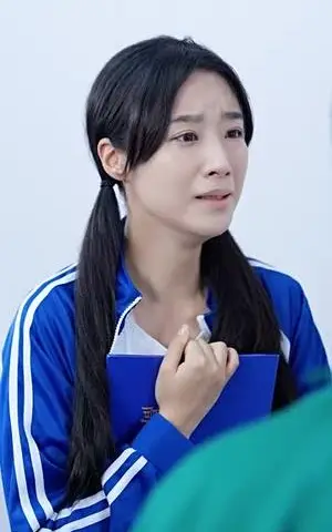 《我救了美女大明星老婆（70集）（夸克网盘）》短剧封面