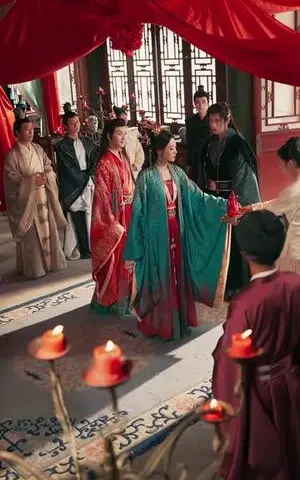 《从错嫁仇人到君宠加身（60集）谢九昭&谢璟川&江离》短剧封面