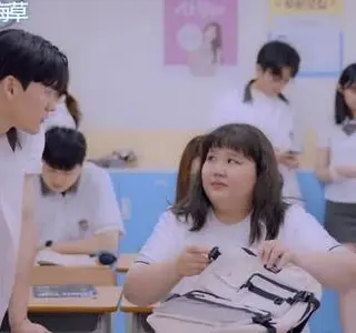《【中字】韩国网剧-和美女互换身体会发生什么？（夸克网盘）》短剧封面