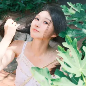 《订婚宴觉醒,拿回属于我的一切(53集)刘欣悦&成诚(夸克网盘)》短剧封面