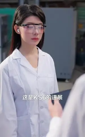 《人狠话不多：夫人顶级马甲炸翻全场（80集）刘予黎&陈子轩（夸克网盘）》短剧封面