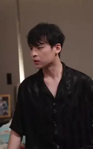 《闪婚后，豪门夫妇马甲震惊全球（67集）董一一&子琪（夸克网盘）》短剧封面