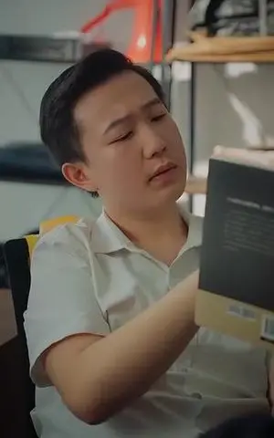 《富豪兄弟为了遗产争夺我（40集）（夸克网盘）》短剧封面