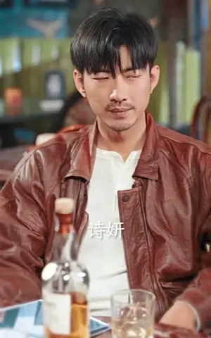 《出道七年当明星（101集）》短剧封面