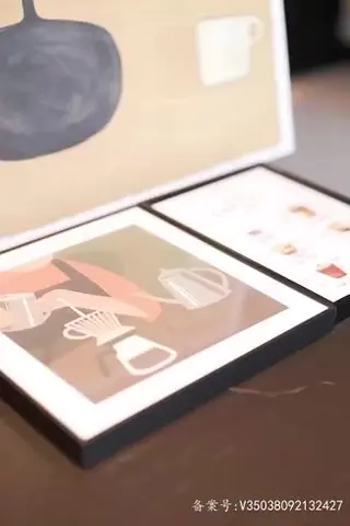 《擦边剧：闪婚后，任总突然傲娇了》短剧封面
