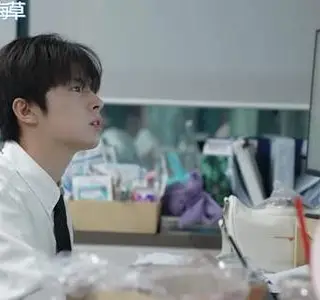 《【中字】韩国网剧-发生关系后没来例假(夸克网盘)》短剧封面