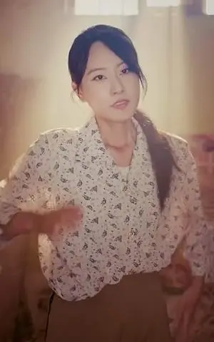 《搬空家底，农家女带崽千里寻夫&搬空家底农家女带崽千里寻夫（105集）王千硕（王超超）＆张瀚文》短剧封面