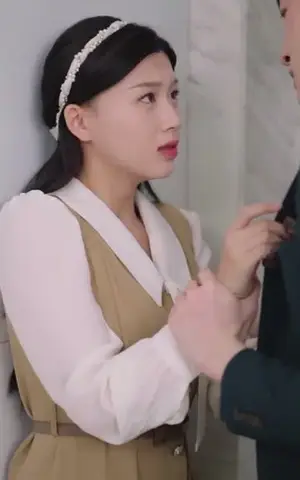 《喜欢你的第十年》短剧封面