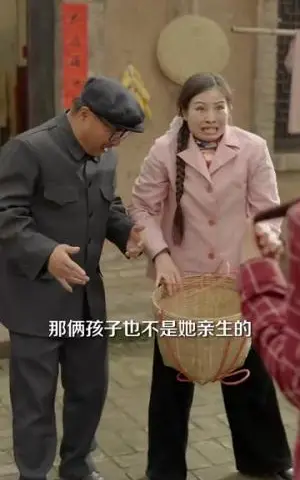 《穿进电视里当后妈（80集）王寒阳&周嘉怡（夸克网盘）》短剧封面