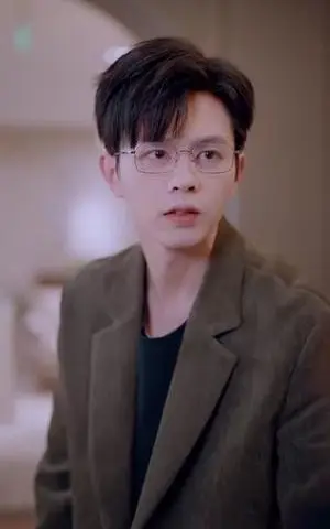 《谢教授你太直球了（160集）王千硕＆彭千玲（夸克网盘）》短剧封面