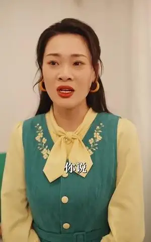 《头顶迷你气泡，奶萌团宠人见人爱（99集）杨心妍&苏嘉欣&谢卓（夸克网盘）》短剧封面
