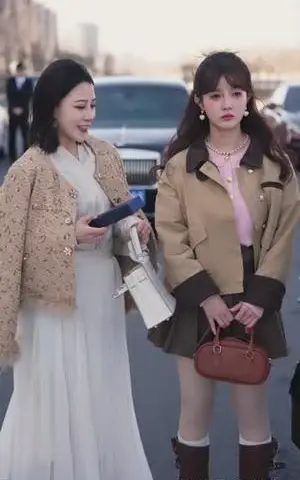 《别惹大小姐，她妈最宠她（60集）赵美旋＆于清斌（夸克网盘）》短剧封面