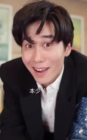 《战神归来马甲大佬是我妈（67集）（夸克网盘）》短剧封面