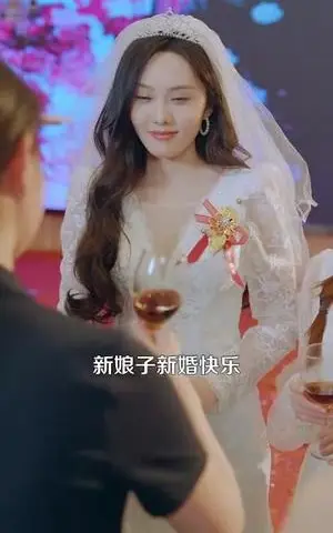《我被霸道老板深深错爱（149集）罗一心&詹梓琳（夸克网盘）》短剧封面