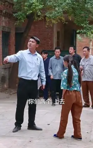 《重生1990：搞钱搞事样样行&重生1990搞钱搞事样样行（89集）李雅馨&蔡嘉欣》短剧封面
