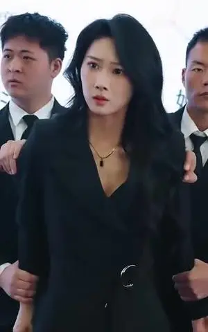 《仅爱一次（77集）（夸克网盘）》短剧封面