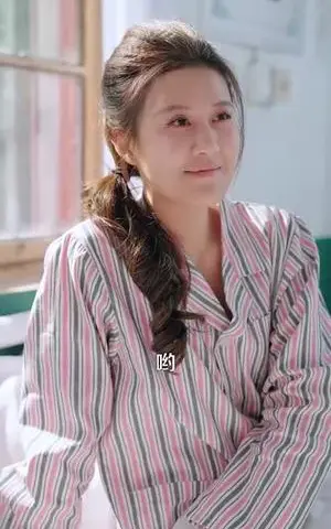 《小龙崽心声被全家偷听（102集）屈婉琼（夸克网盘）》短剧封面