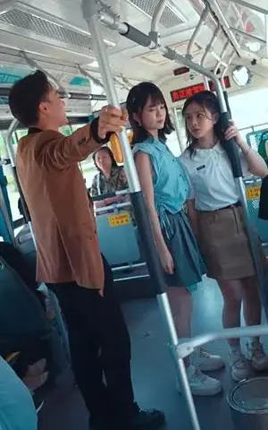 《正义的两面（60集）李萌&刘清心》短剧封面