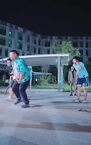 《擦边剧：逆袭纵横职场（87集）》短剧封面