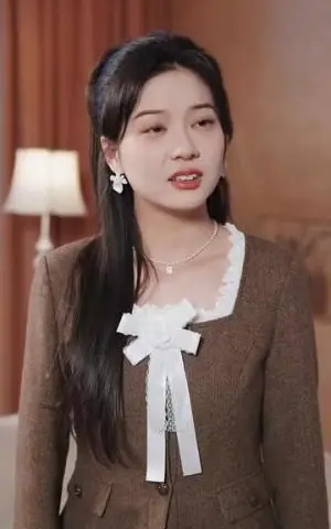 《谢京墨的漫长暗恋（98集）李灿＆徐莹（夸克网盘）》短剧封面