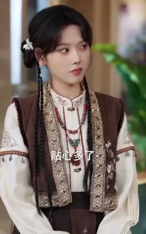 《穿成炮灰后我踹翻系统(88集)谢然&安奕明(夸克网盘)》短剧封面