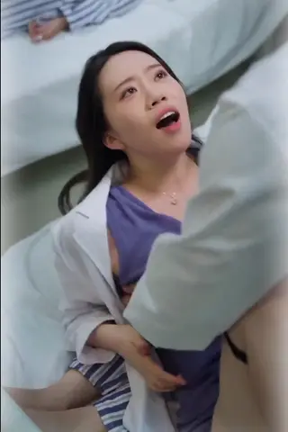 《擦边短剧：坏闺蜜&挚友之约&黑暗秘密 张一湉（迅雷网盘）》短剧封面