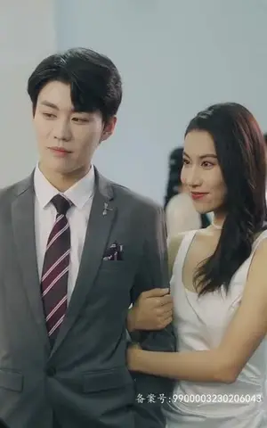 《绝对臣服（80集）》短剧封面