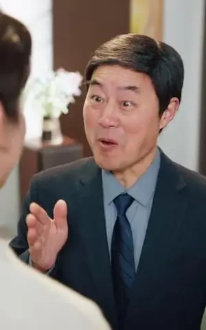 《修仙归来，总裁姐姐倒追我（81集）刘相奇&童欣（夸克网盘）》短剧封面