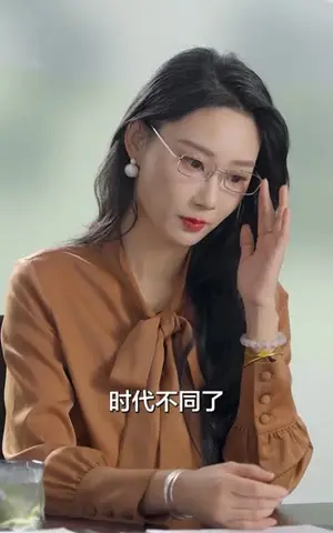 《重燃人生之隐世黑客惊艳全球》短剧封面