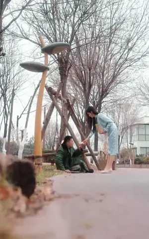 《仙尊下山，无人可挡（81集）邓威＆刘因然（夸克网盘）》短剧封面
