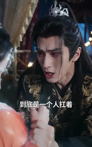 《凌天绝宠：满级大佬炸翻九州（80集）（夸克网盘）》短剧封面