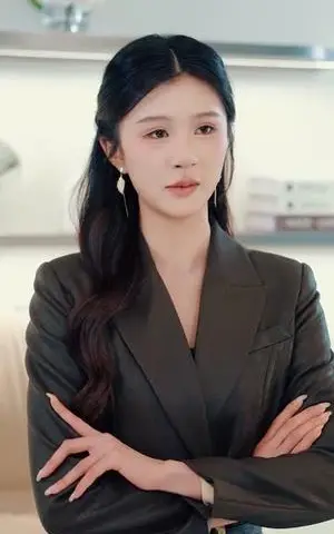 《说好一起摸鱼，你爸怎么是老板啊（83集）美美＆高鸿垲（夸克网盘）》短剧封面