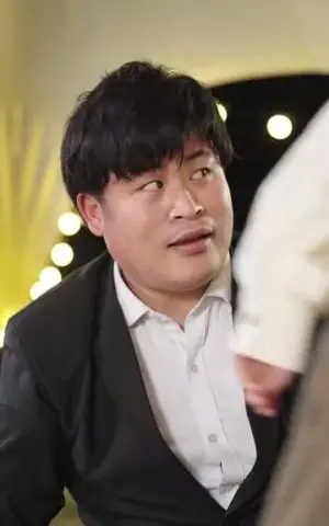 《薄先生他见不得光（73集）石佳＆黄丽婷（夸克网盘）》短剧封面