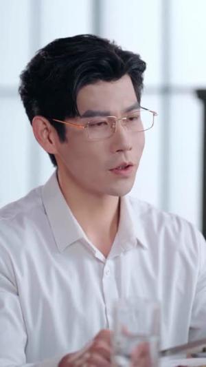 《我的闪婚老公竟对我蓄谋已久（80集）于茜玥＆王淮璟（夸克网盘）》短剧封面