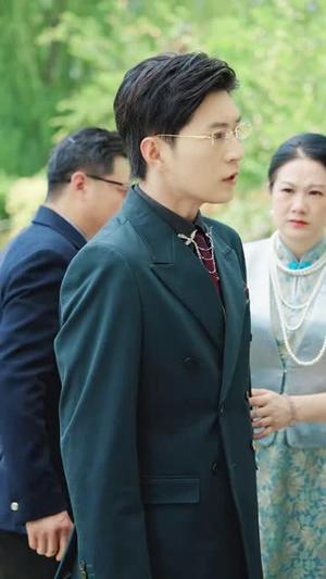 《落花错付遇明月(79集)齐博然(夸克网盘)》短剧封面