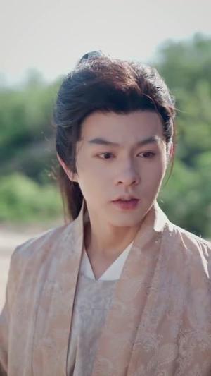 《穿越农女,带着空间去逃荒&穿越农女带着空间去逃荒(109集)王超超&曲笑孝》短剧封面