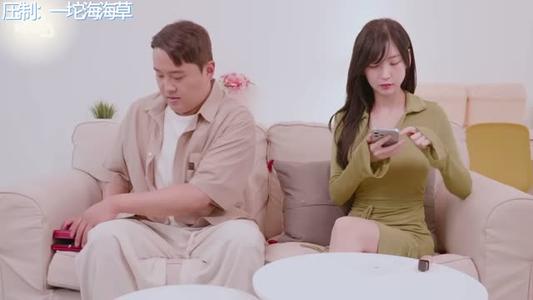 《【中字】韩国网剧-禁欲的一年（李海仁）（夸克网盘）》短剧封面