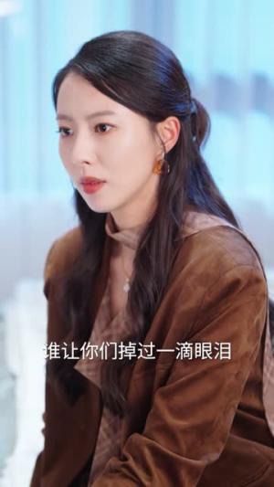《女儿满分试卷被撕后,我亮出真实身份(71集)苏嘉欣&陈子豪》短剧封面