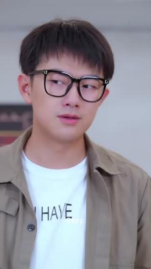 《擦边短剧:飞上云霄致命空姐(夸克网盘)》短剧封面