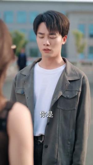 《出狱后,我带美女总裁登上巅峰(80集)(夸克网盘)》短剧封面