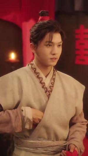 《苟在深山,女儿把我吹成神(82集)莫文卓&陈海沛(夸克网盘)》短剧封面