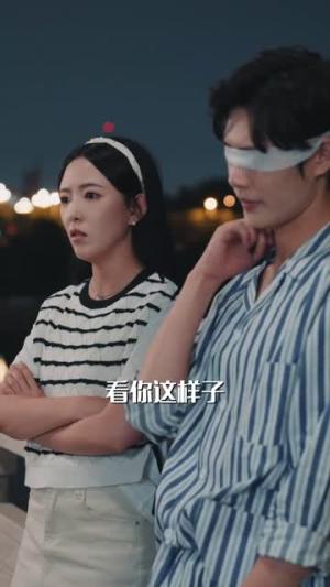 《重生七零神医小辣媳(75集)张启璇(夸克网盘)》短剧封面