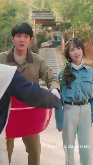 《擦边剧:请回答1993 &重生妈咪的救赎人生》短剧封面