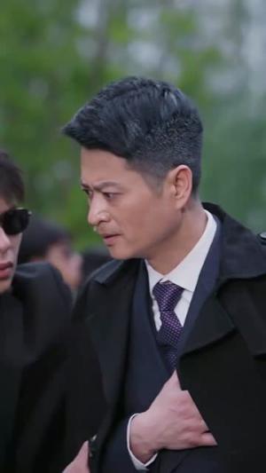 《完美男友手册(46集)(夸克网盘)》短剧封面