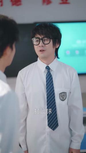 《开局与校花领证，我成了全球寡头（81集）毛唯嘉&周靖翔（夸克网盘）》短剧封面