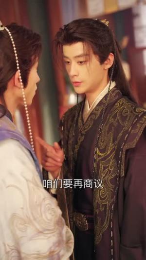 《穿书不躺平,我靠吐槽续命(79集)纪俊良&洪奕昕(夸克网盘)》短剧封面